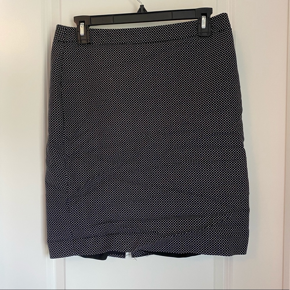 2/40$ Liz Claiborne pencil skirt